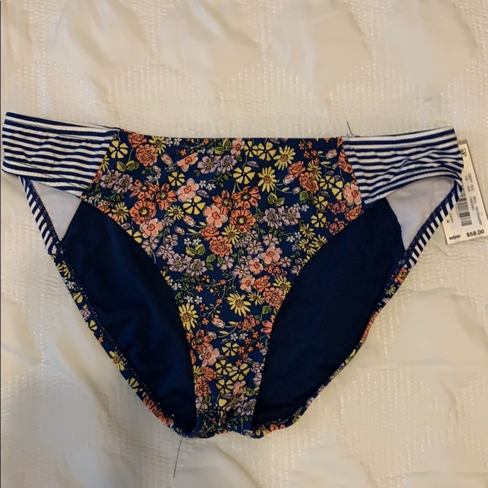 Kenneth Cole swim bottom Size L NWT